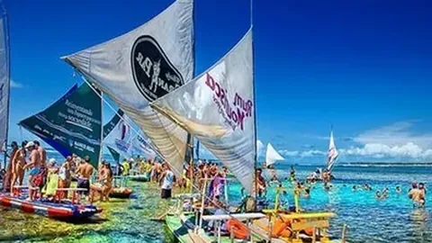 曼联遭水晶宫2-0逆转，马特塔梅开二度，连胜脚步受阻。